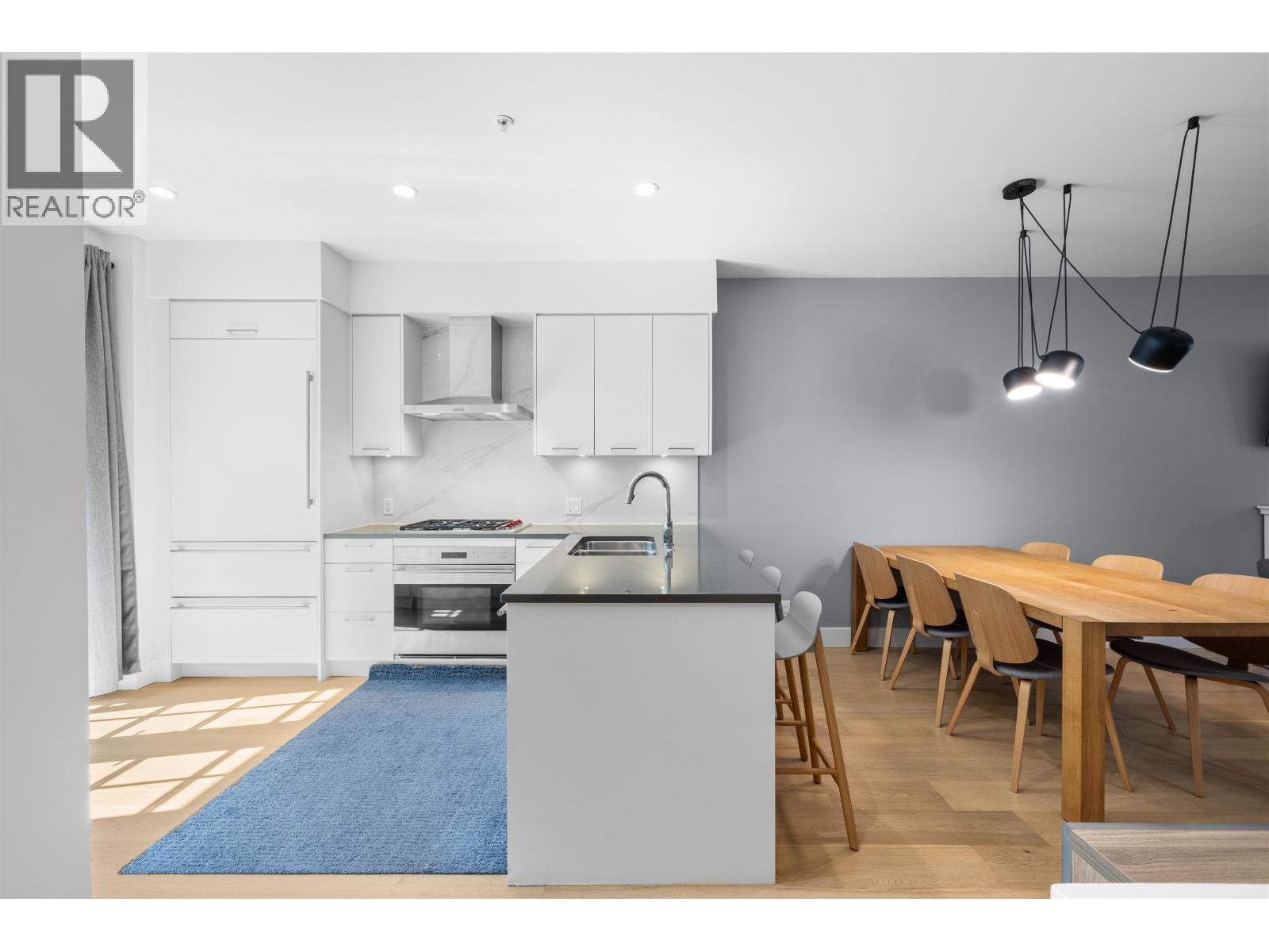 6 1133 RIDGEWOOD DRIVE, North Vancouver
