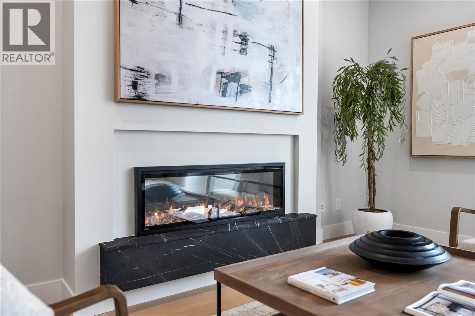 2 2590 Penrhyn Street, Saanich
