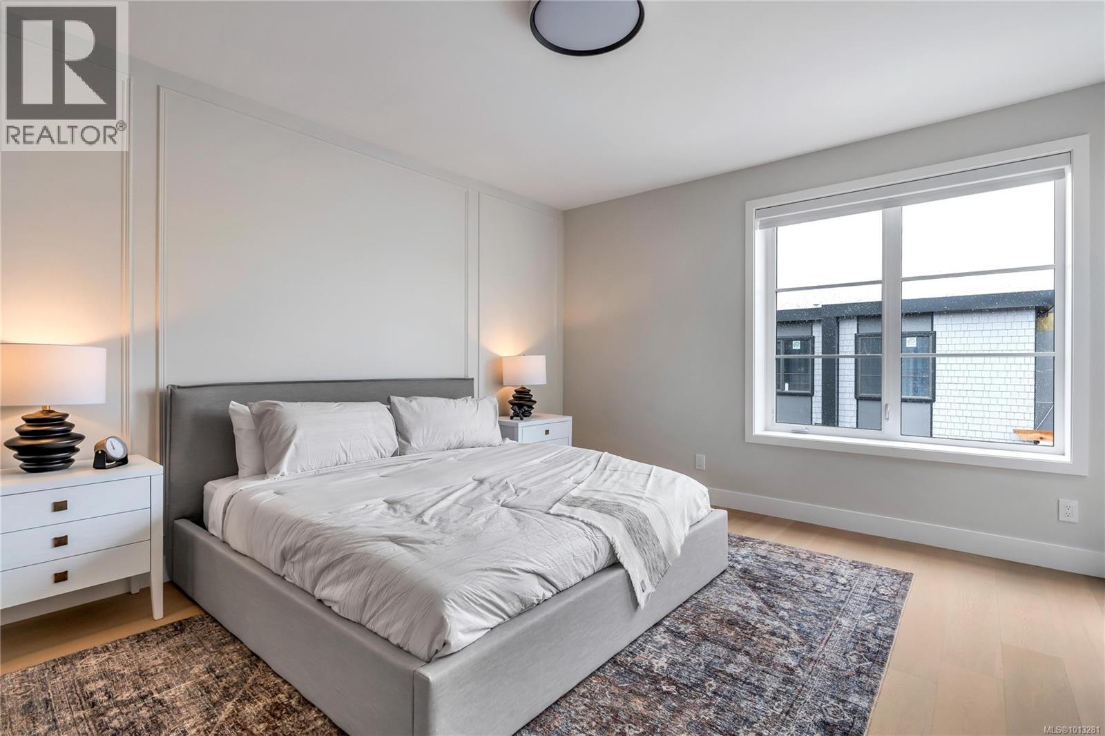 2 2590 Penrhyn Street, Saanich