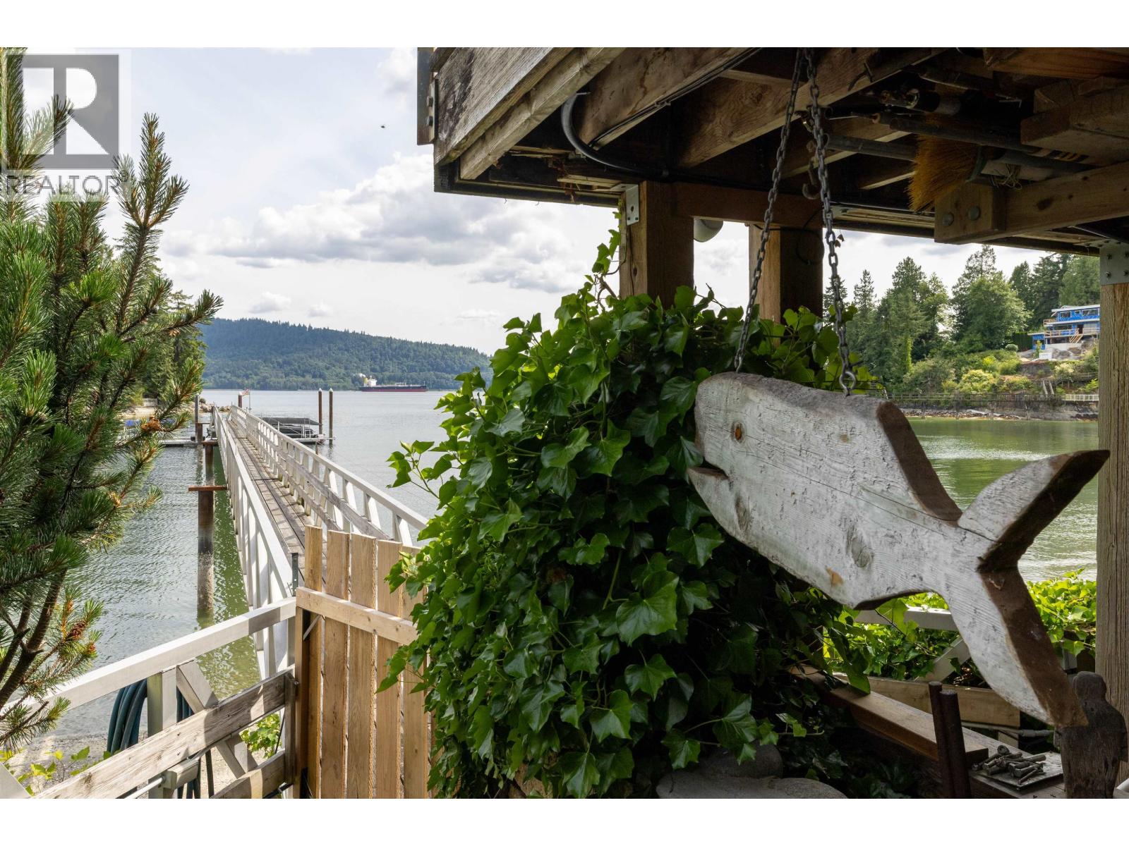 4625 STRATHCONA ROAD, North Vancouver