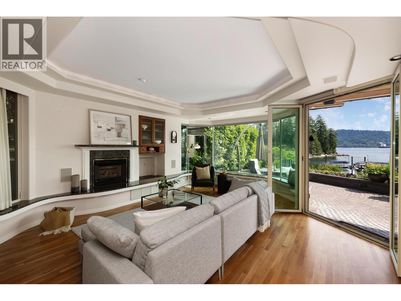 4625 STRATHCONA ROAD, North Vancouver