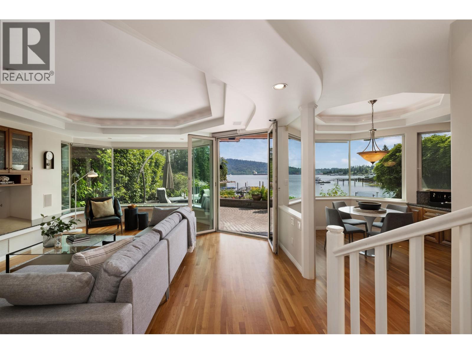 4625 STRATHCONA ROAD, North Vancouver