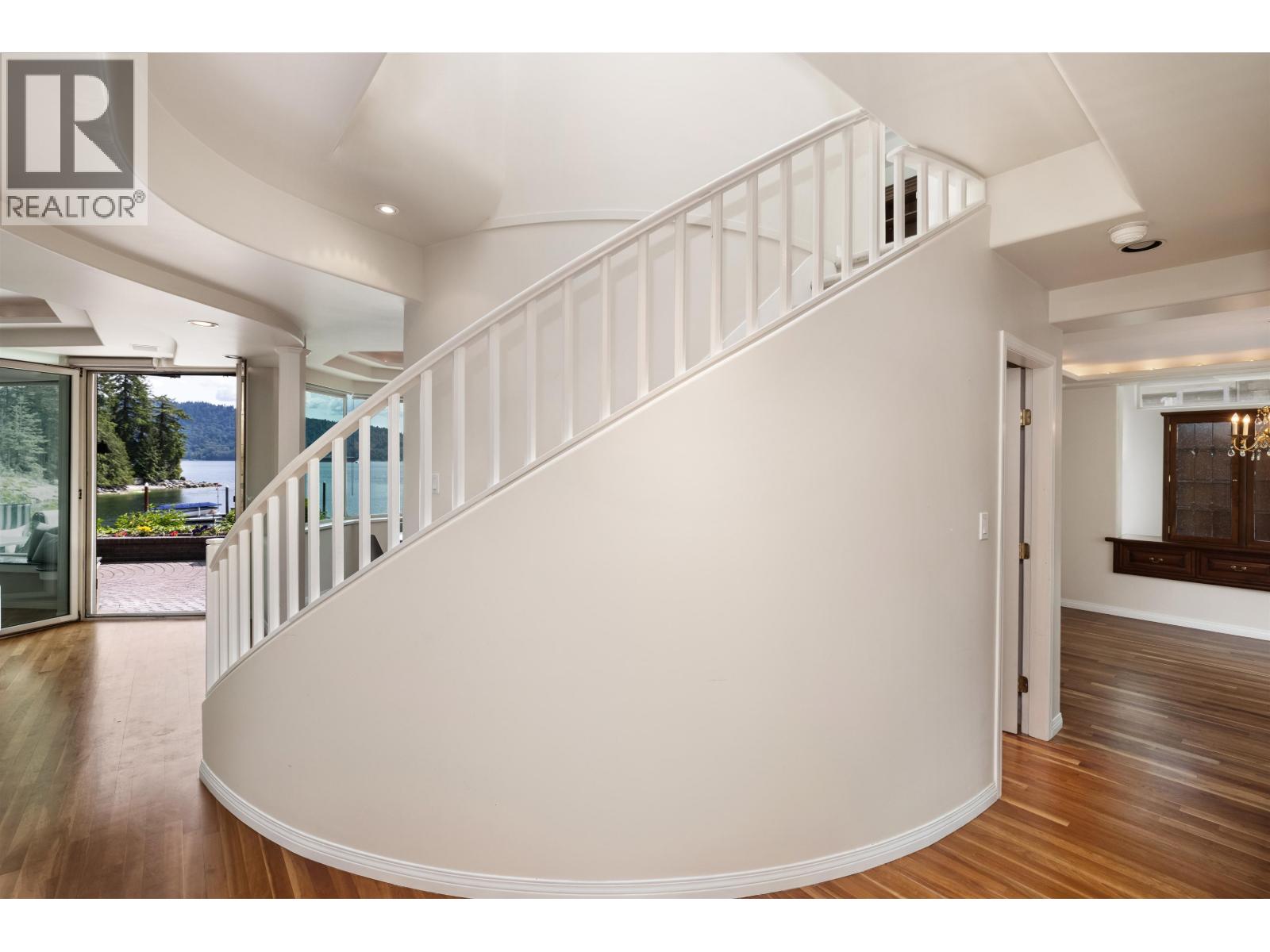 4625 STRATHCONA ROAD, North Vancouver