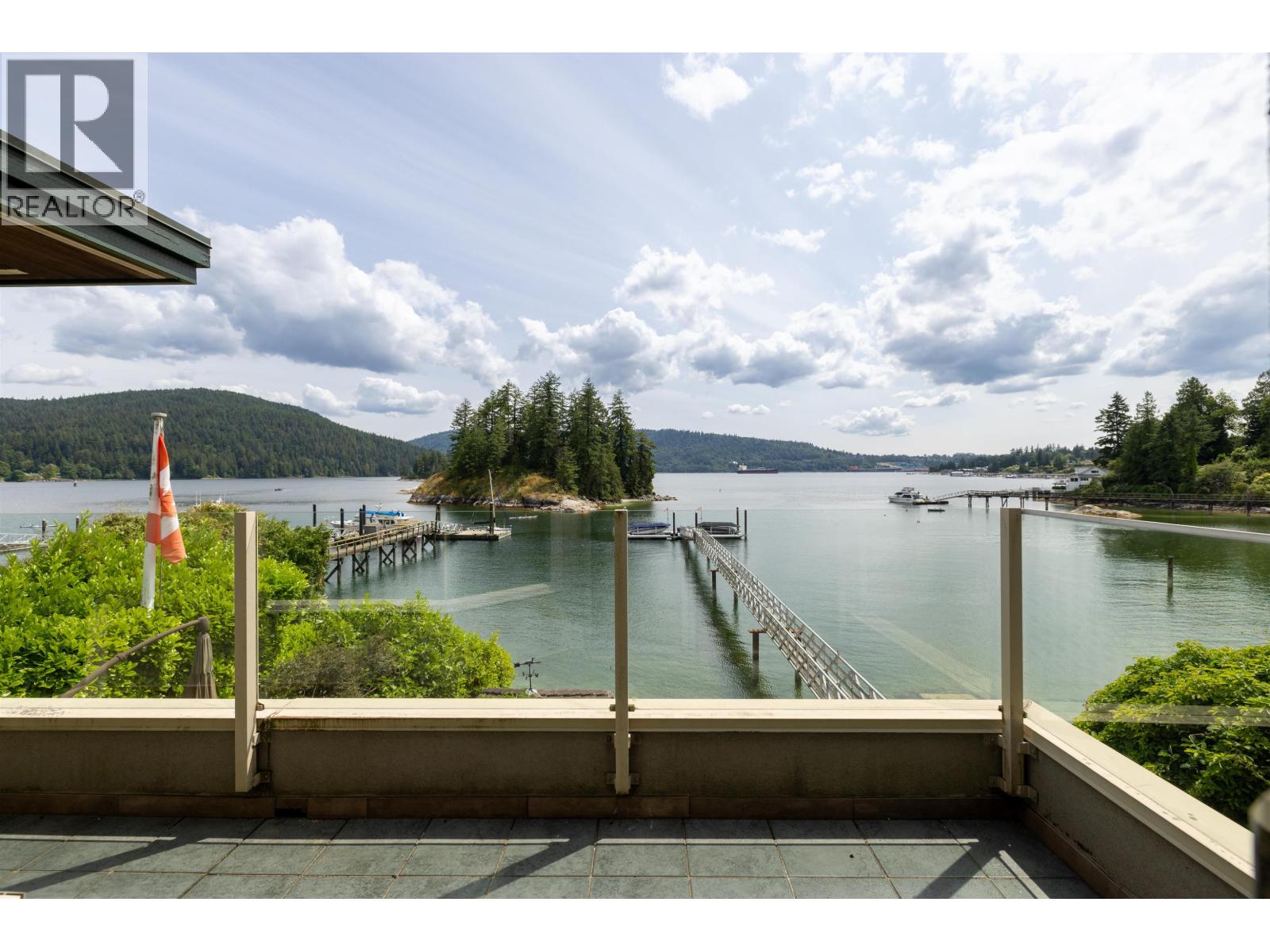 4625 STRATHCONA ROAD, North Vancouver