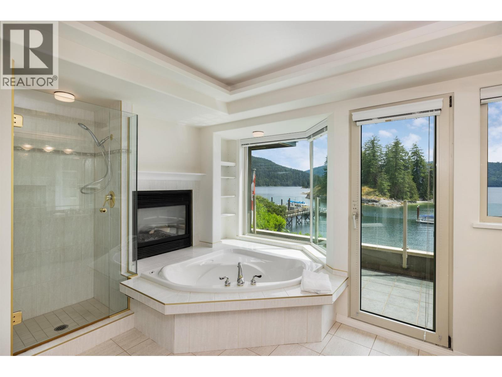 4625 STRATHCONA ROAD, North Vancouver