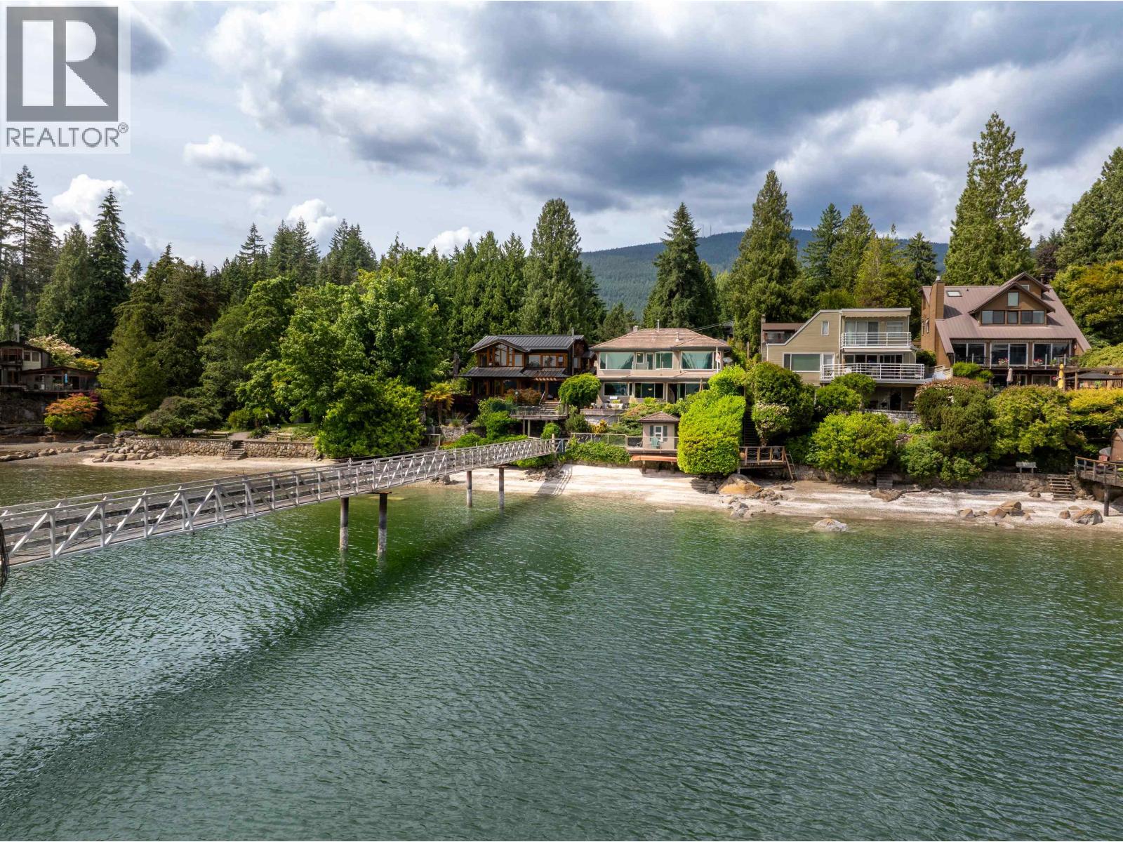 4625 STRATHCONA ROAD, North Vancouver