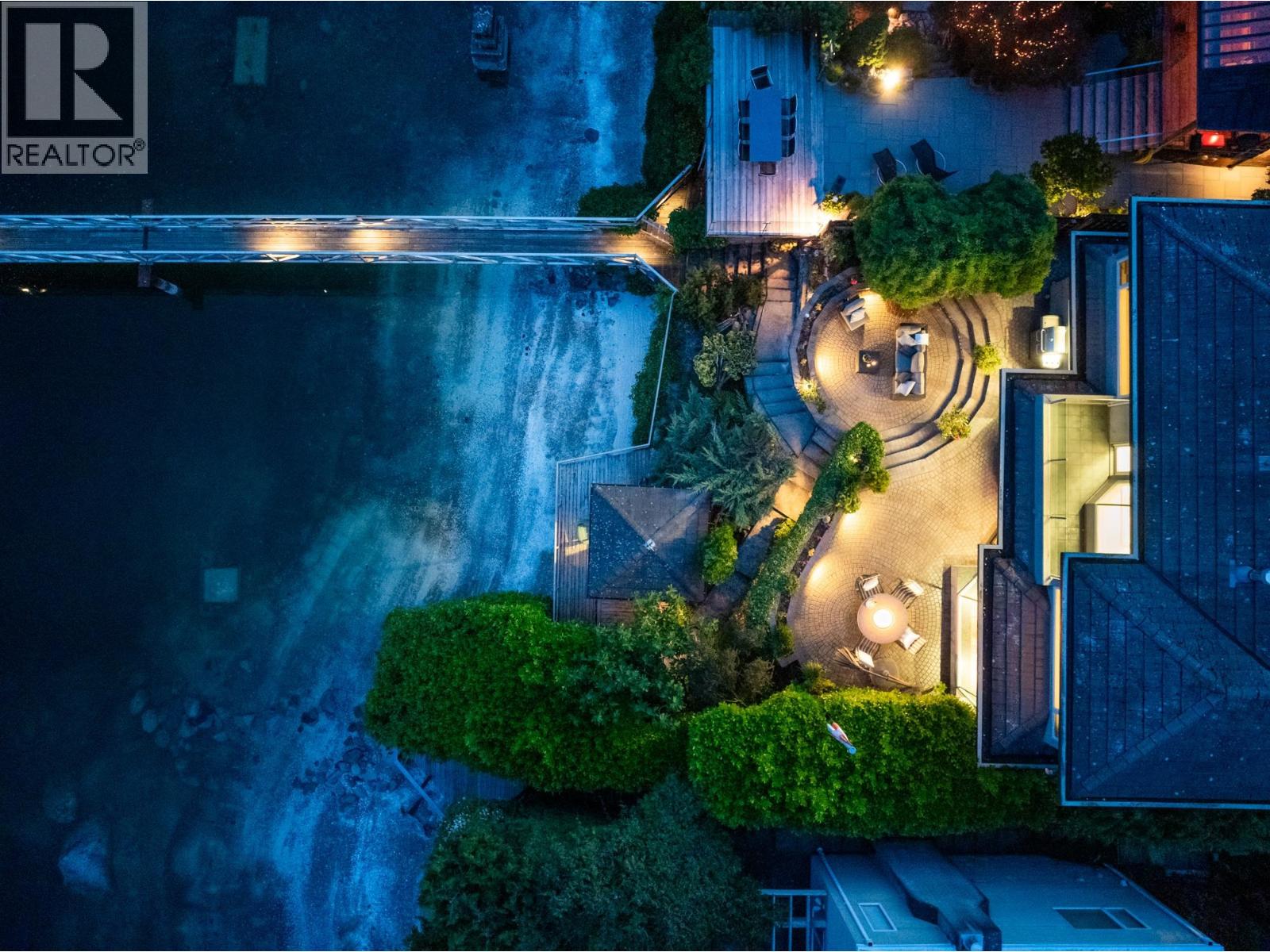 4625 STRATHCONA ROAD, North Vancouver