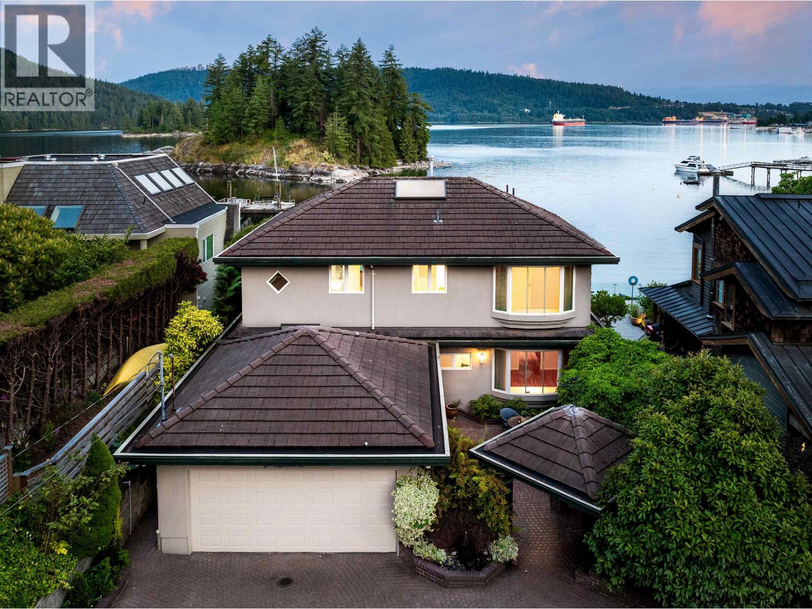 4625 STRATHCONA ROAD, North Vancouver