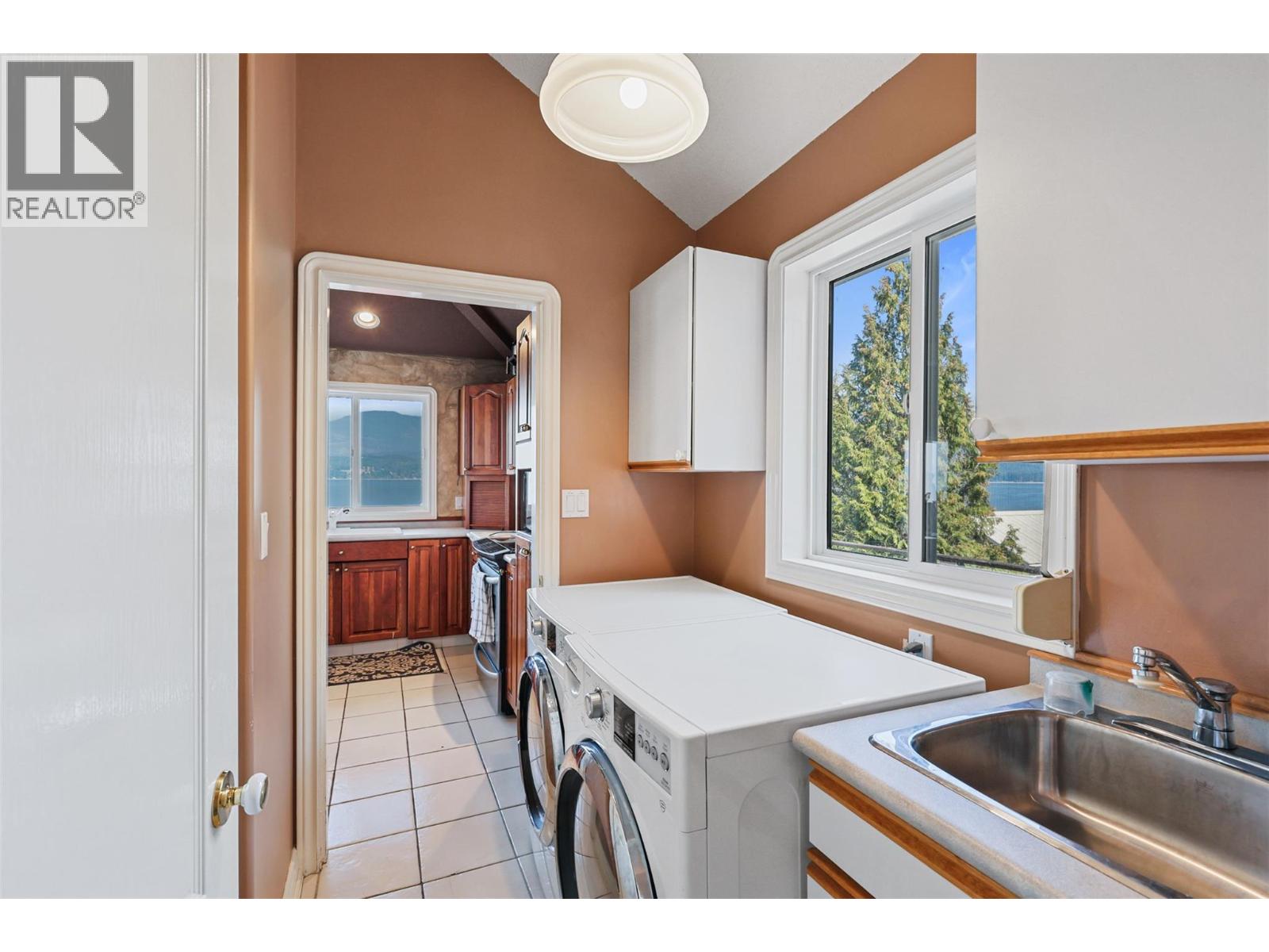 4071 REID Road, Eagle Bay