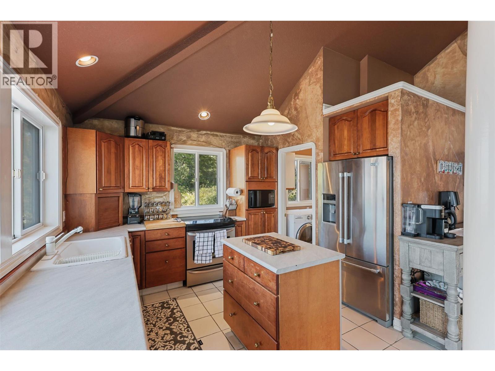 4071 REID Road, Eagle Bay