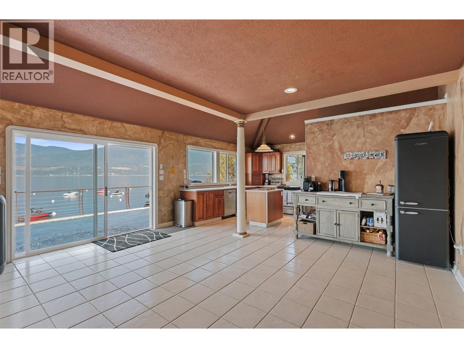 4071 REID Road, Eagle Bay