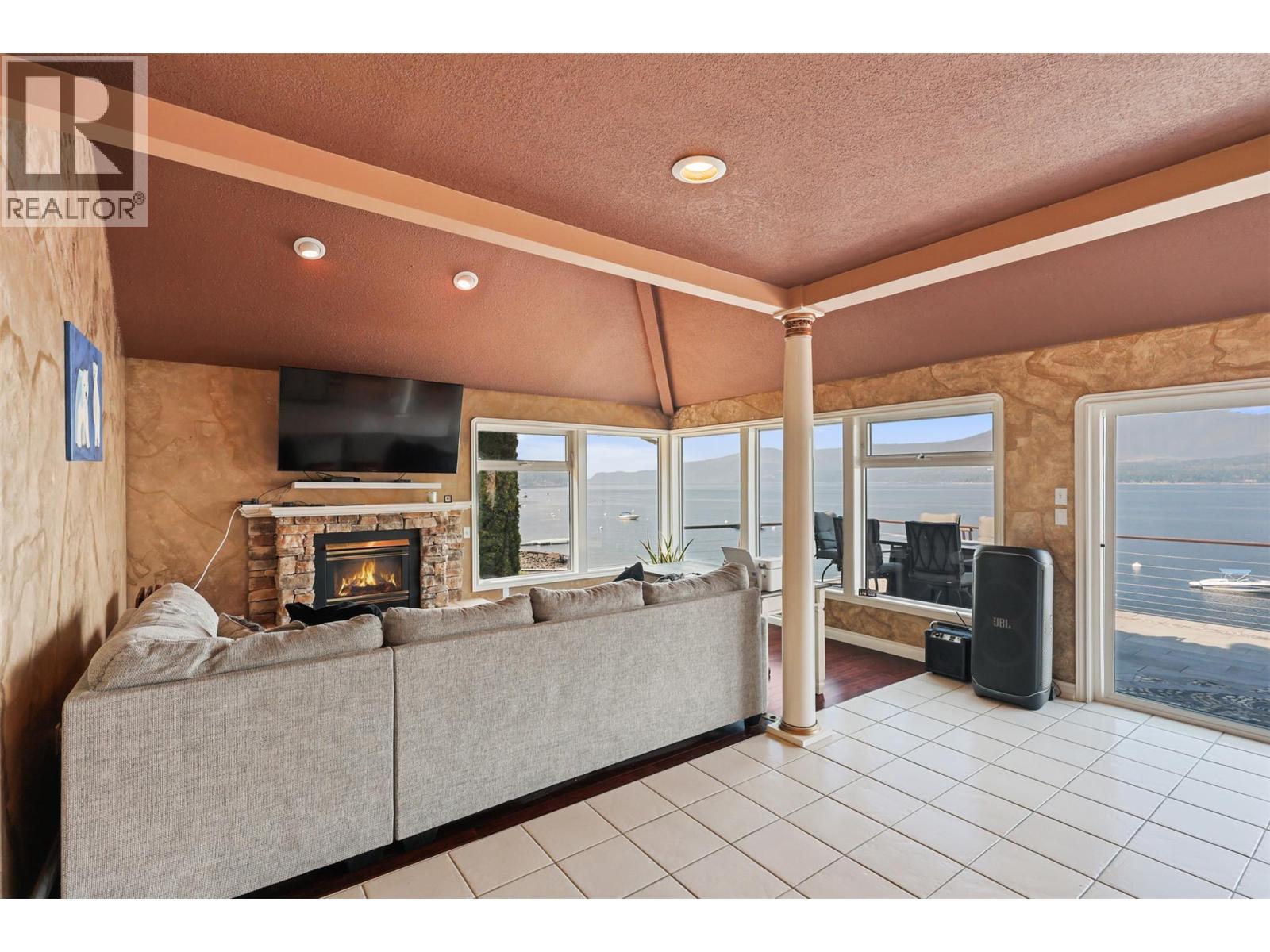 4071 REID Road, Eagle Bay