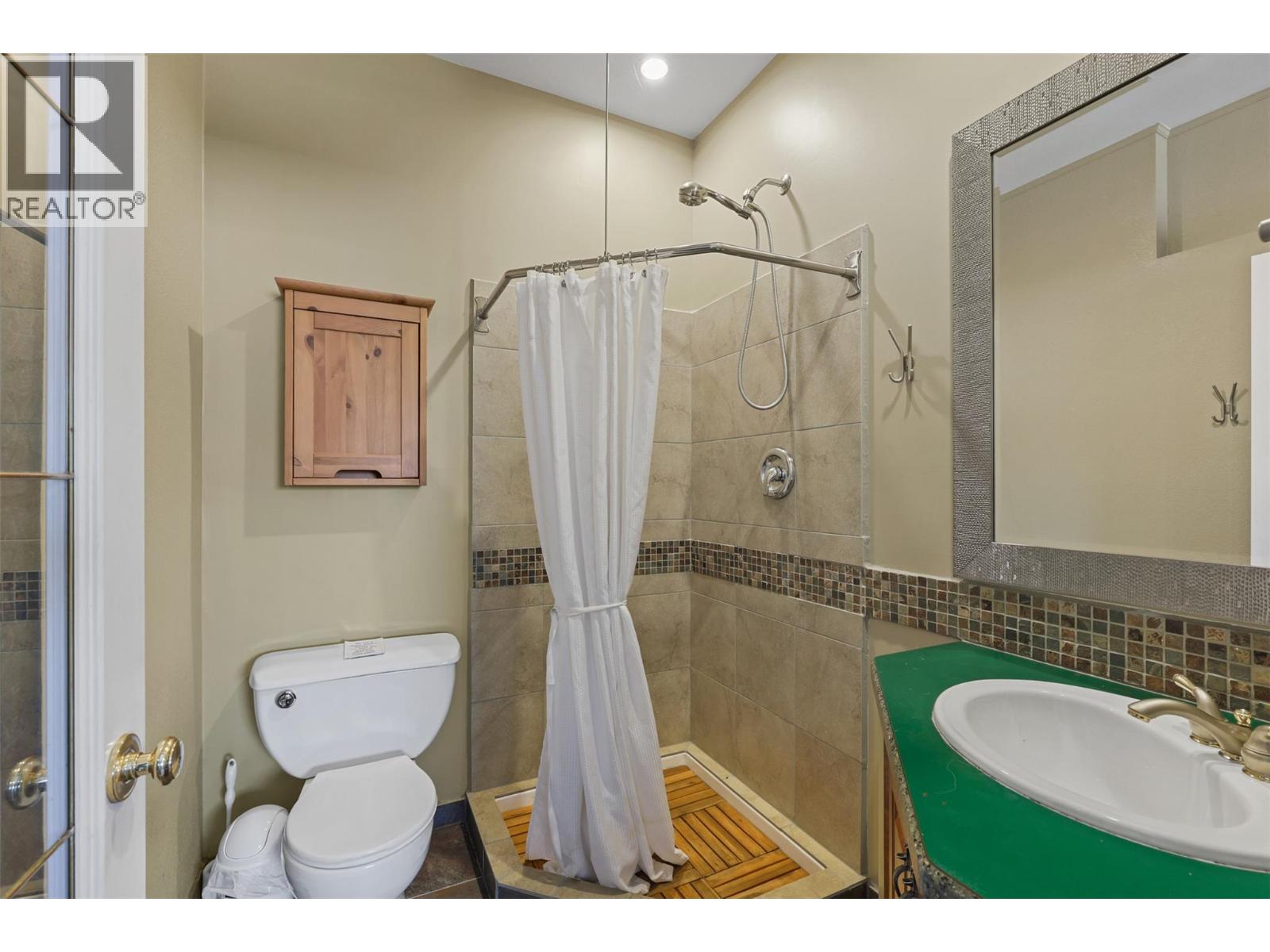 4071 REID Road, Eagle Bay