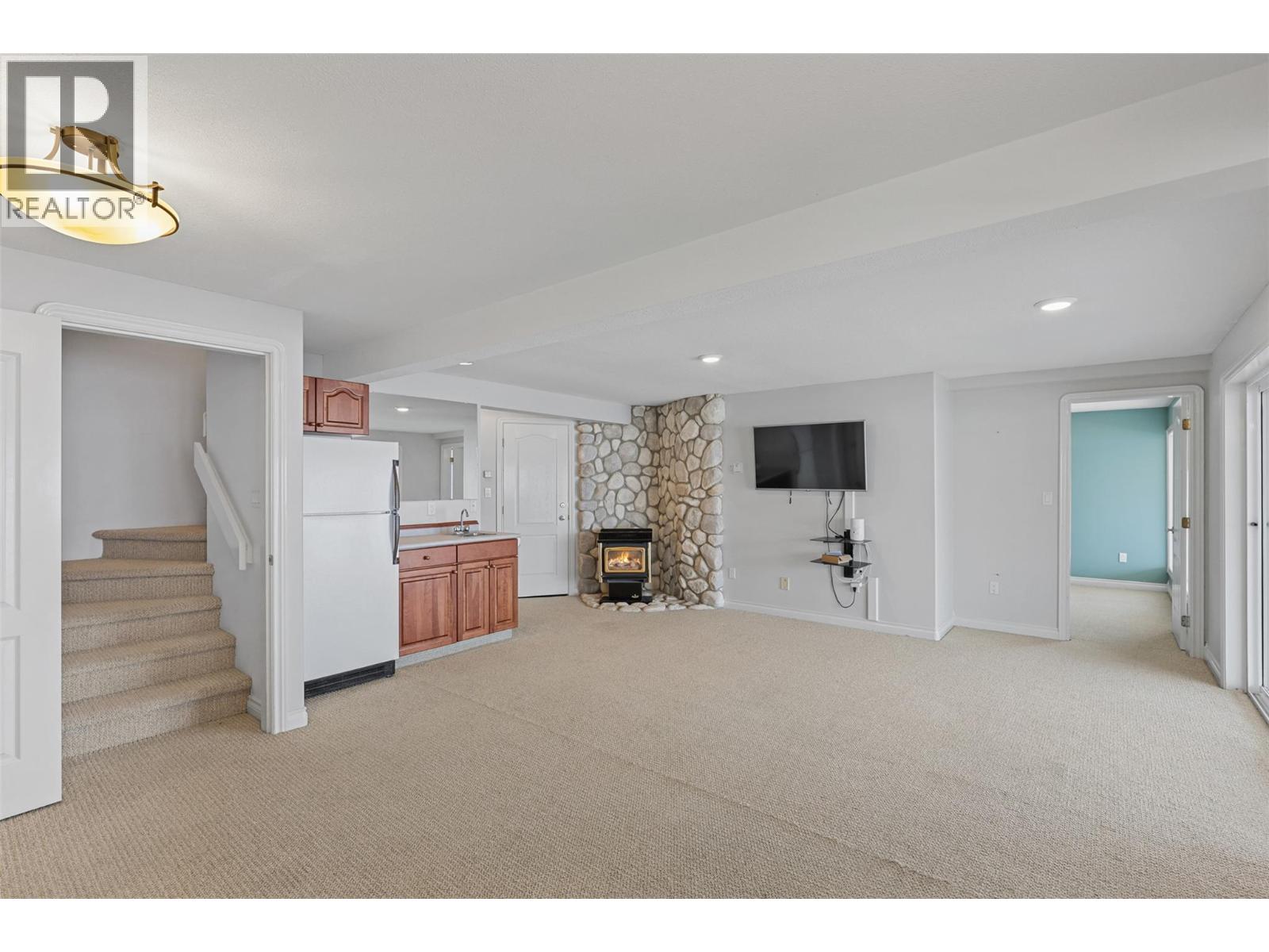 4071 REID Road, Eagle Bay