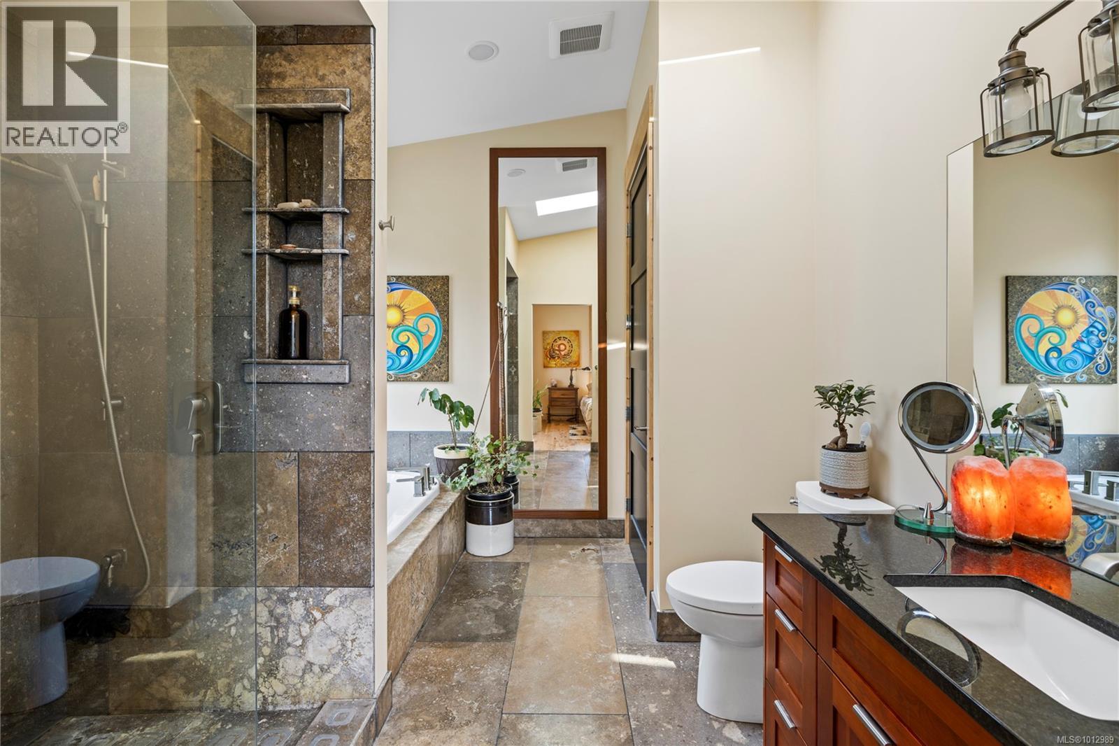 440 Gilbert Rd, Qualicum Beach