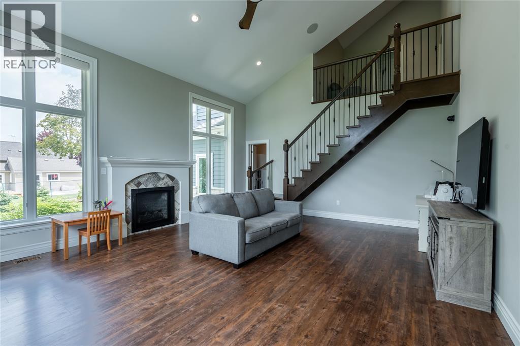 647 ST CLAIR PARKWAY - 20