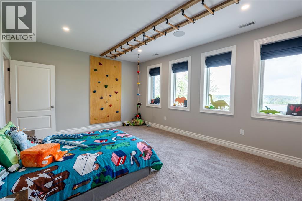 647 ST CLAIR PARKWAY - 36