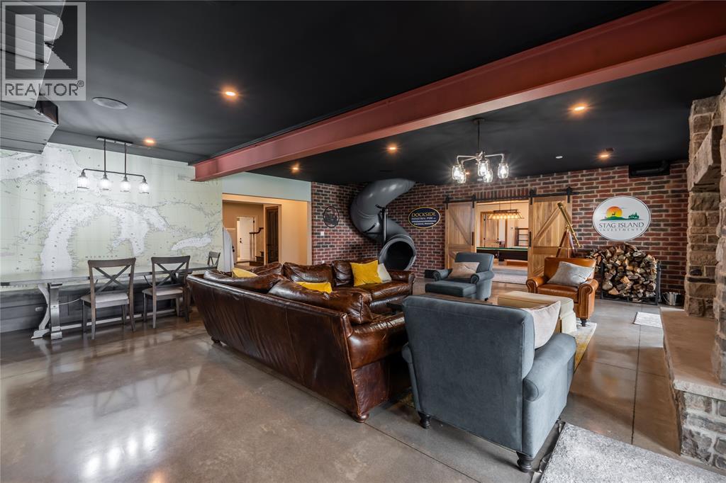 647 ST CLAIR PARKWAY - 43