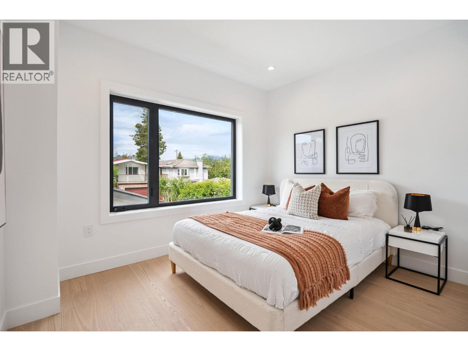#2 1079 E 14TH AVENUE, Vancouver