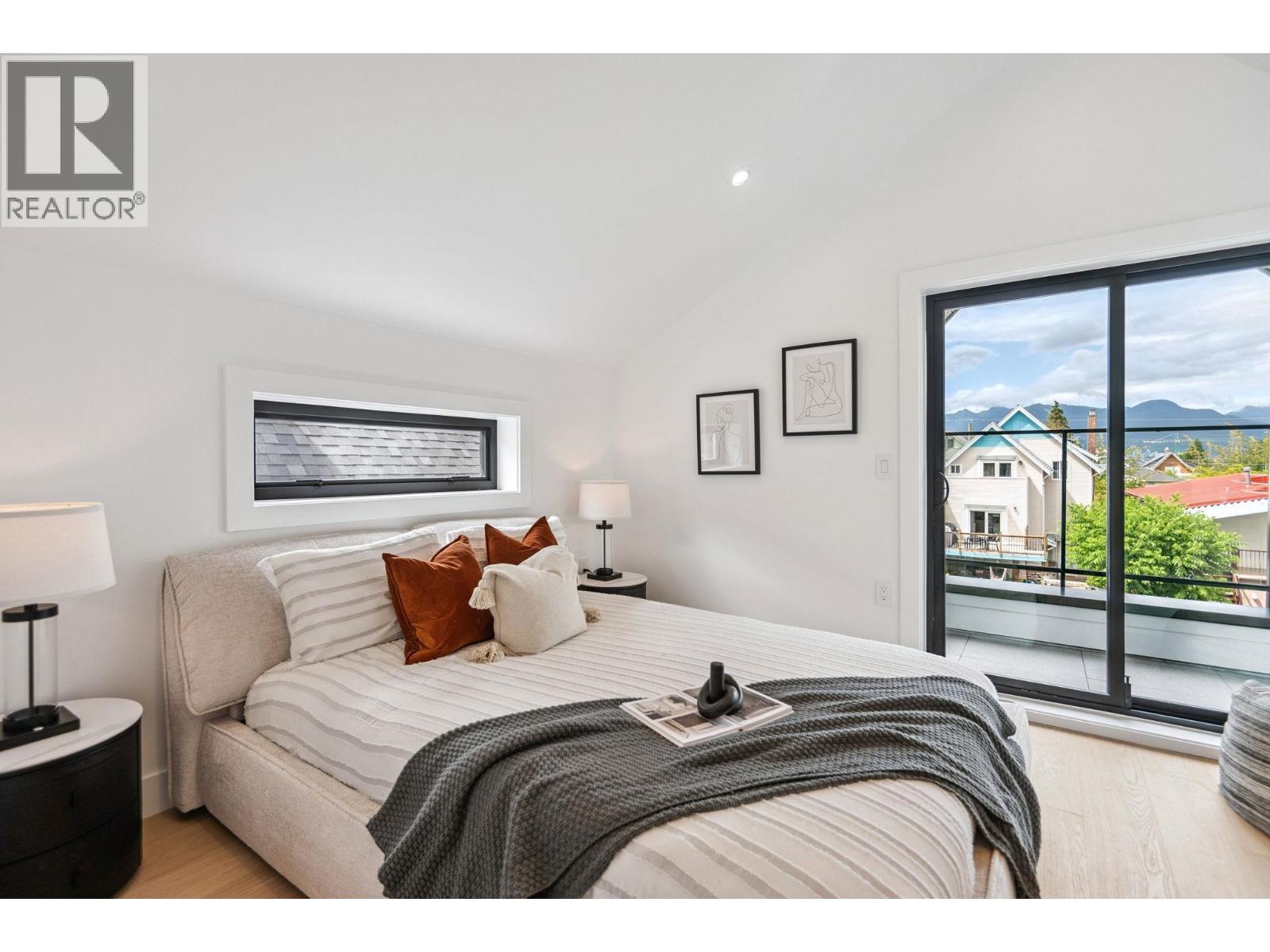 #2 1079 E 14TH AVENUE, Vancouver