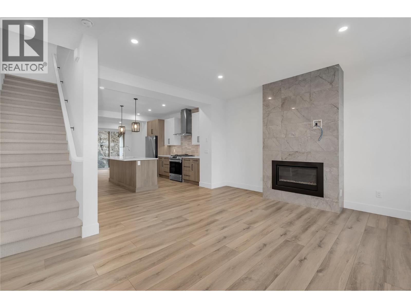 13 2835 Canyon Crest Drive, West Kelowna