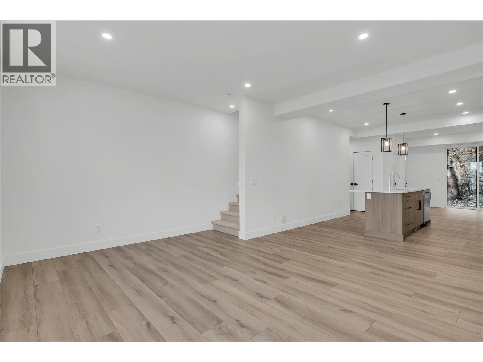 13 2835 Canyon Crest Drive, West Kelowna