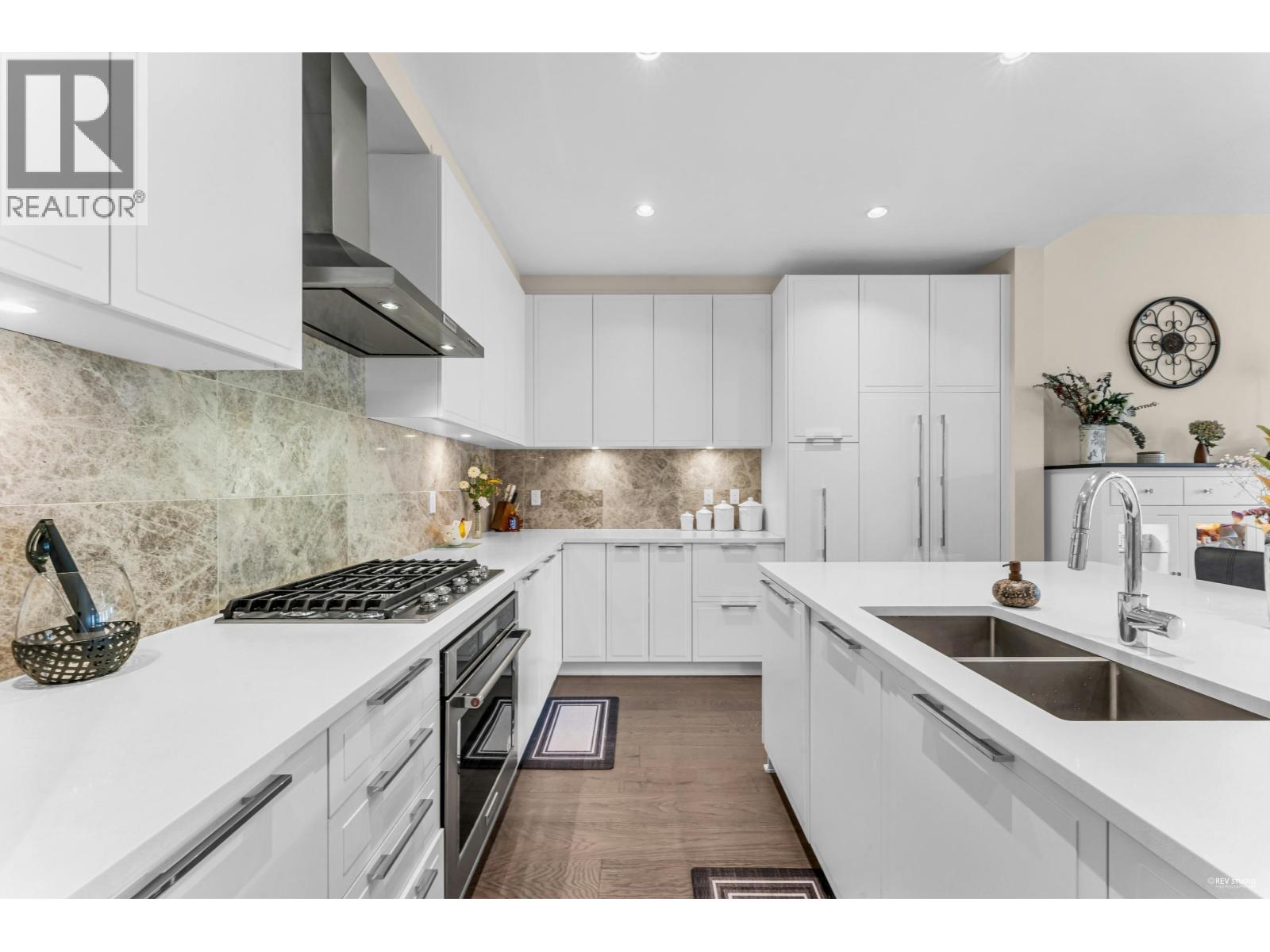 #221-5535 ADMIRAL Way, Delta