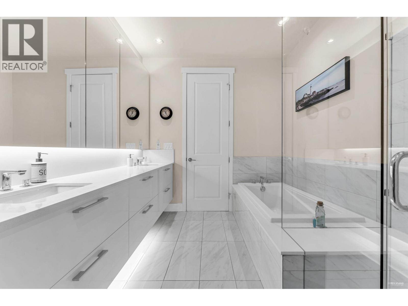 #221-5535 ADMIRAL Way, Delta
