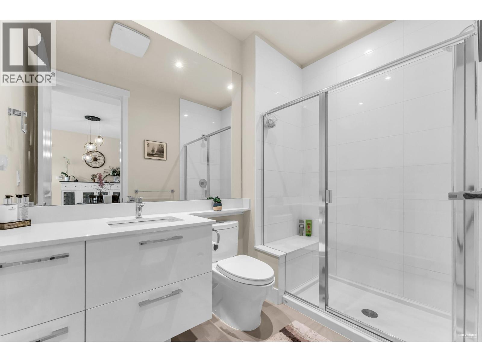 #221-5535 ADMIRAL Way, Delta