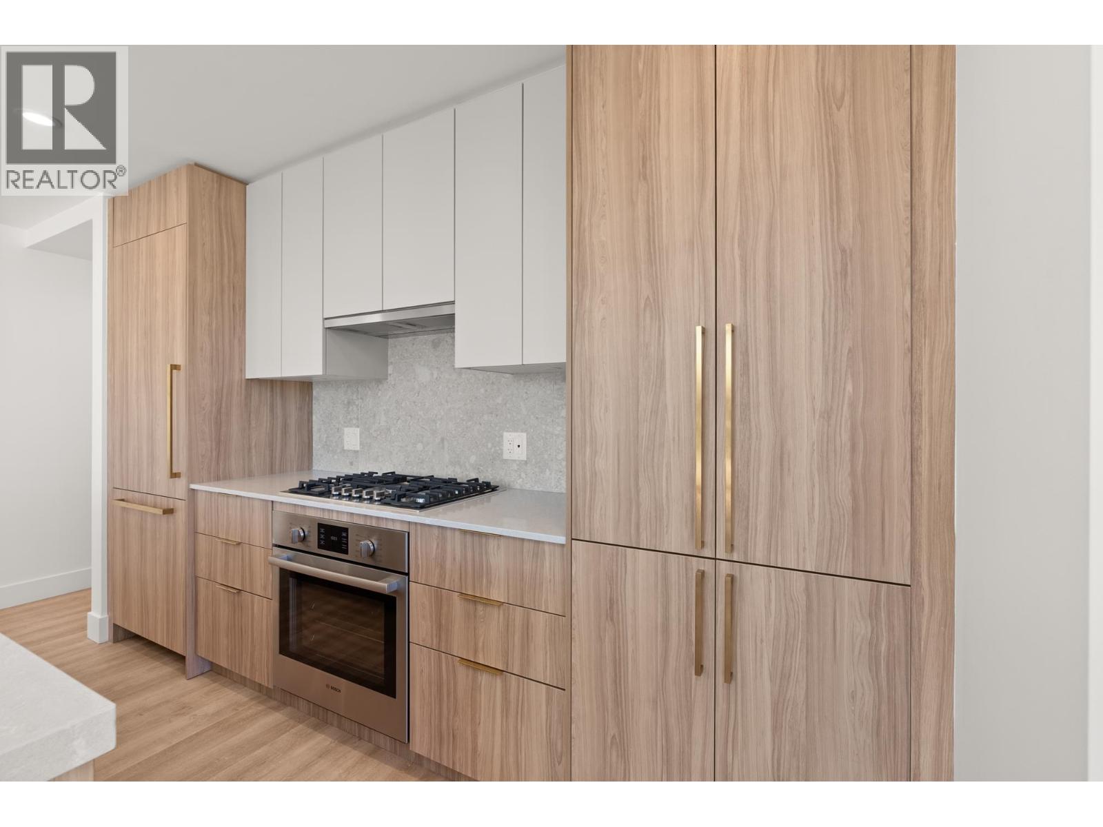 306 2325 EMERY COURT, North Vancouver