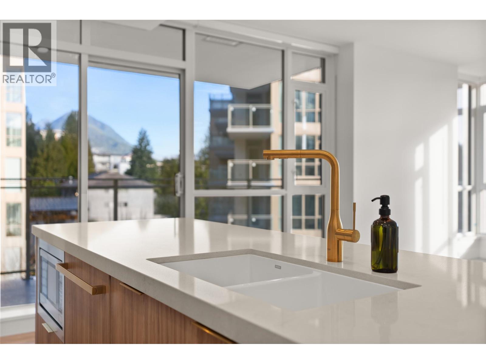 306 2325 EMERY COURT, North Vancouver