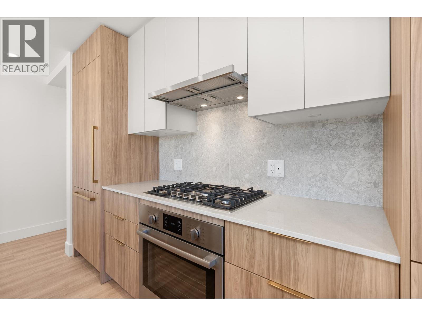 306 2325 EMERY COURT, North Vancouver