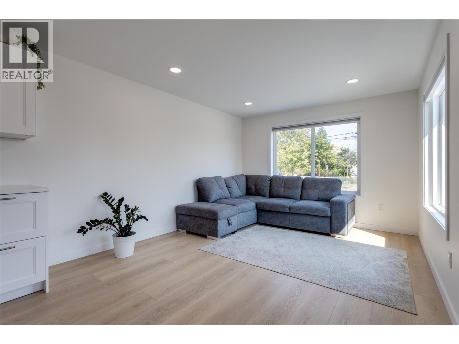 5 6711 Hwy 97 South Highway, Peachland