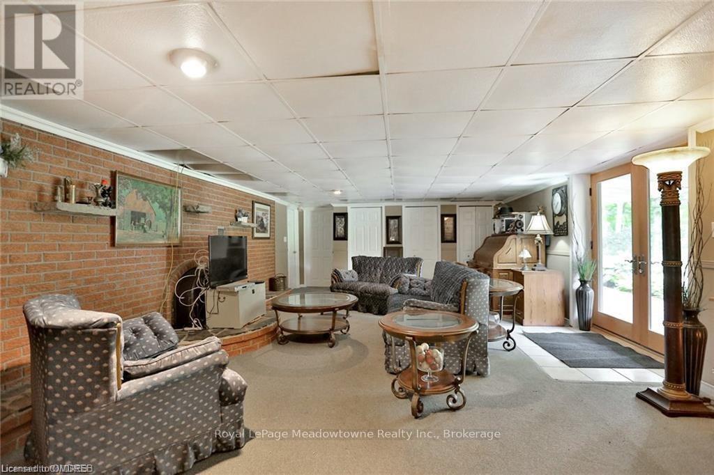225/269 CAMPBELL AVENUE E - 11