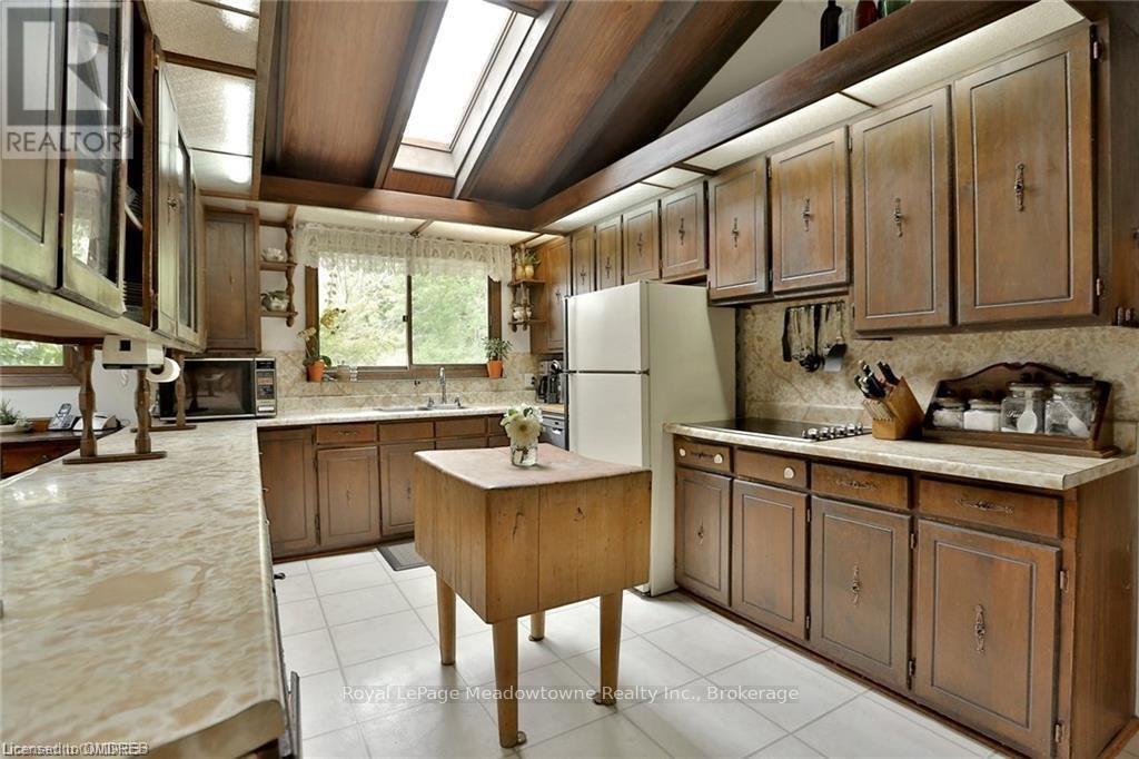 225/269 CAMPBELL AVENUE E - 8