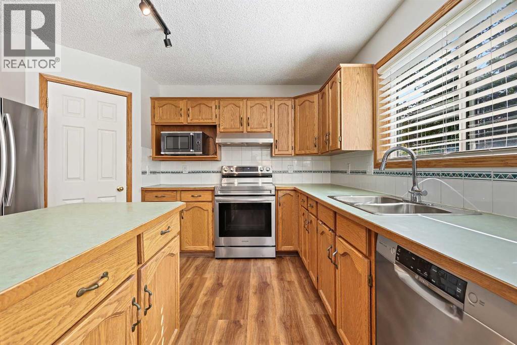 Single Family House for Sale in  Macewan Park View NW MacEwan Glen Calgary 