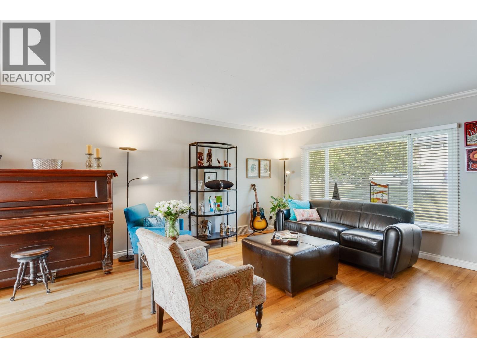 843 WHITCHURCH STREET, North Vancouver