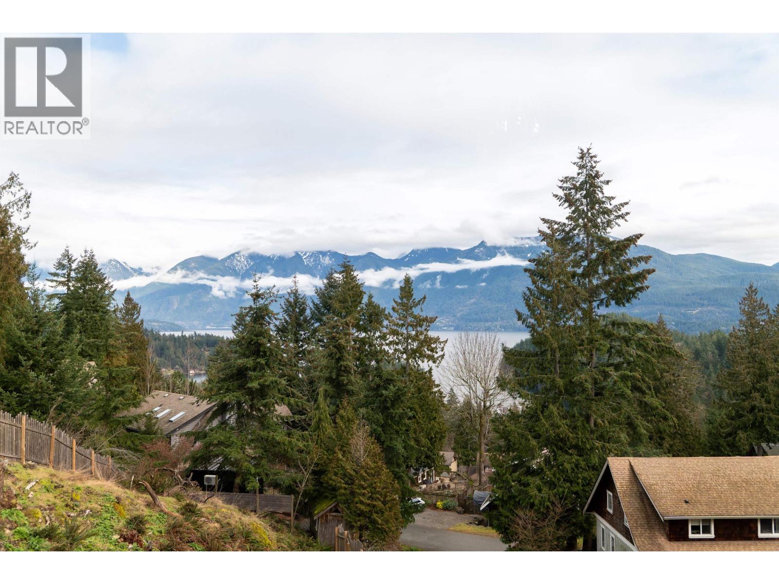 947 VILLAGE DRIVE, Bowen Island