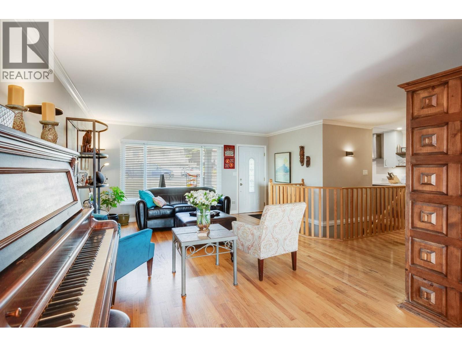 843 WHITCHURCH STREET, North Vancouver