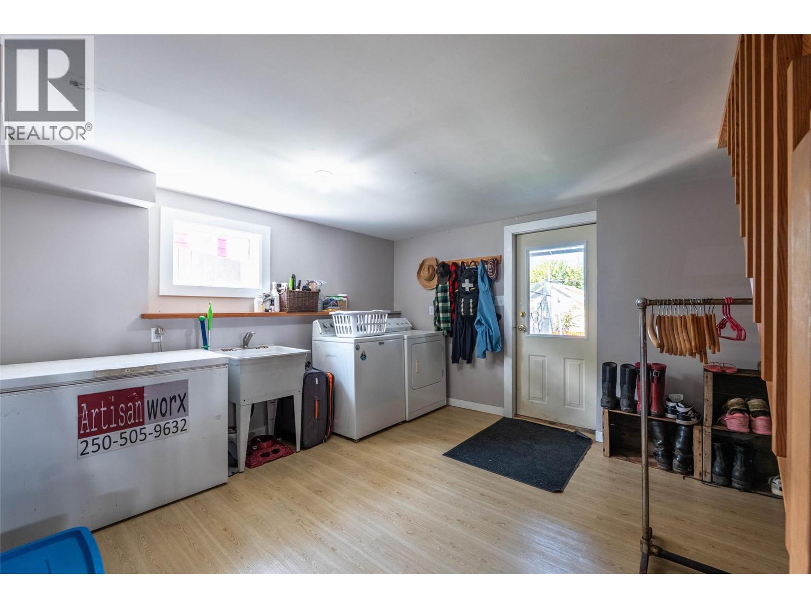 519 ROBSON Street, Nelson