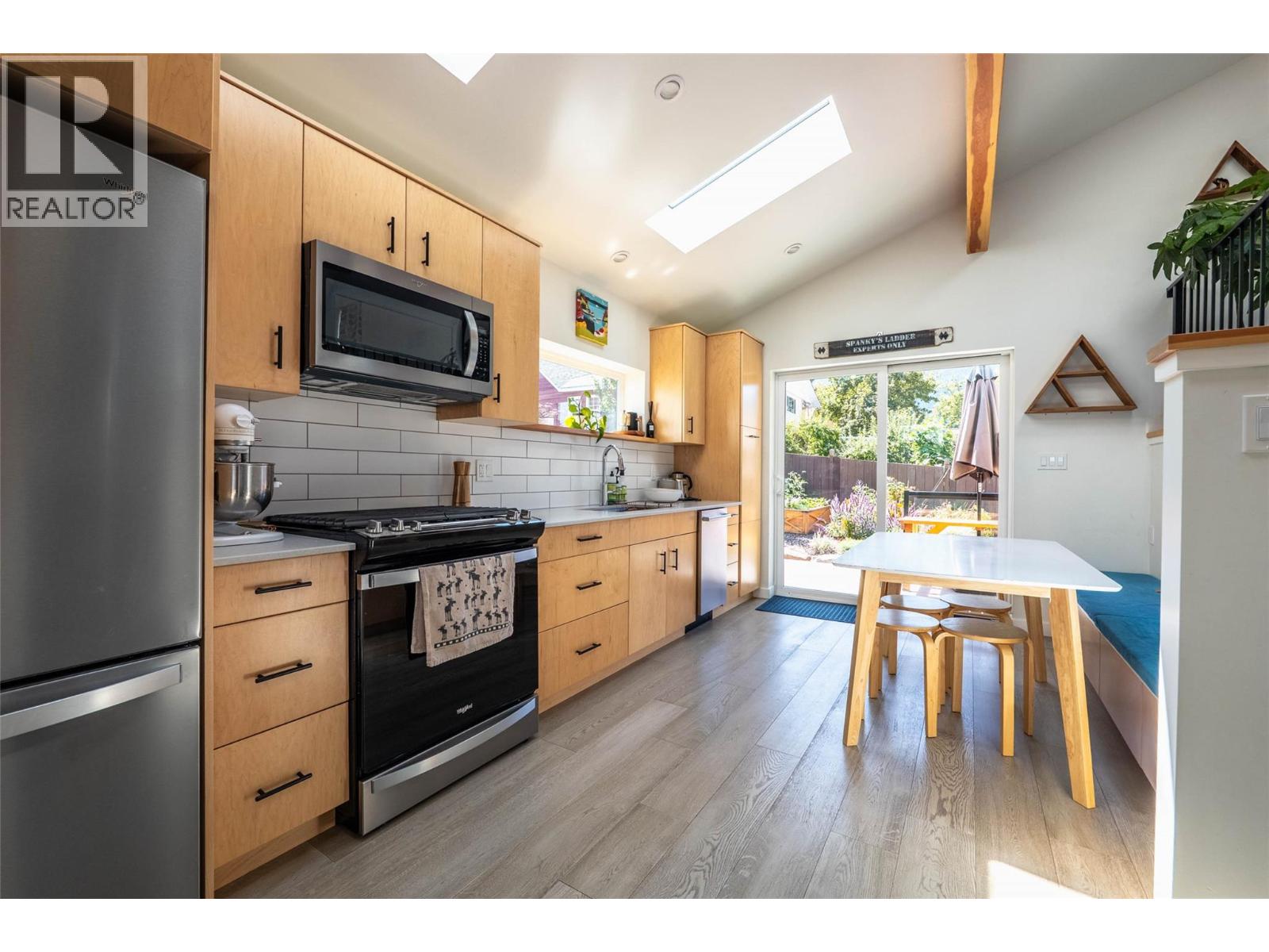 519 ROBSON Street, Nelson
