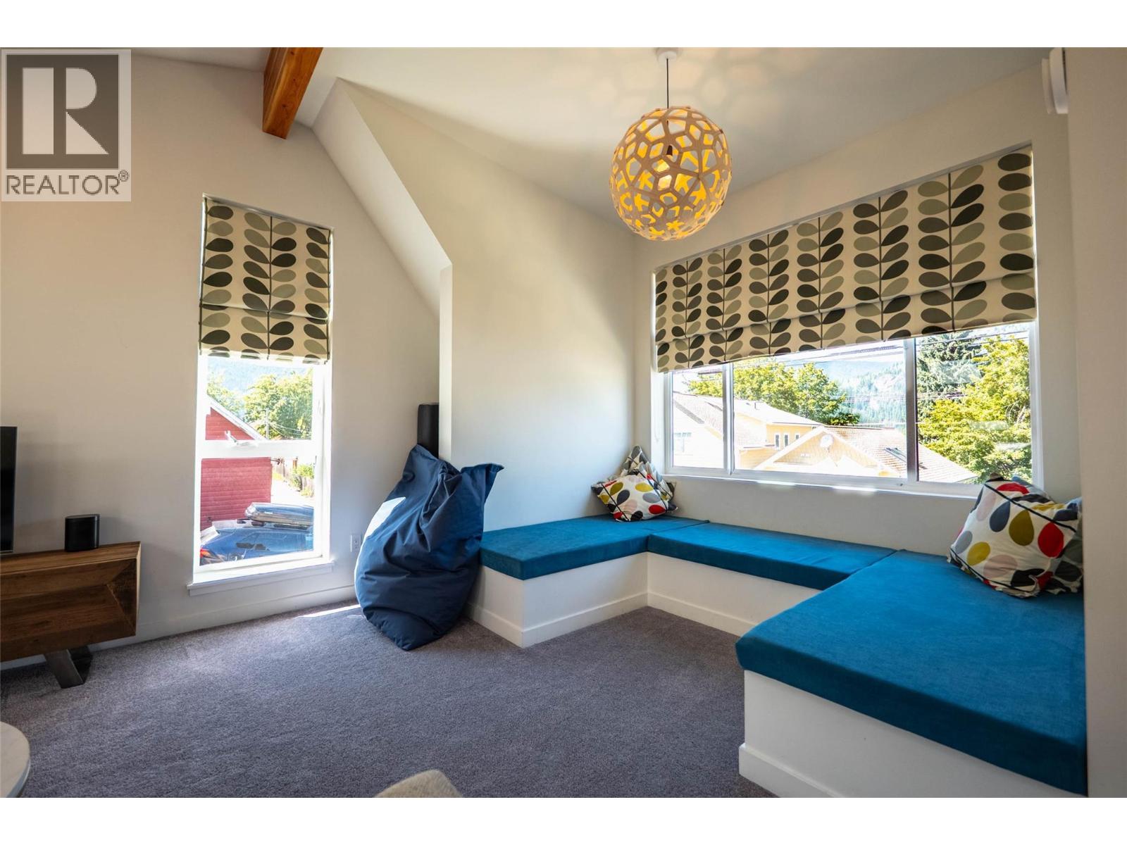 519 ROBSON Street, Nelson