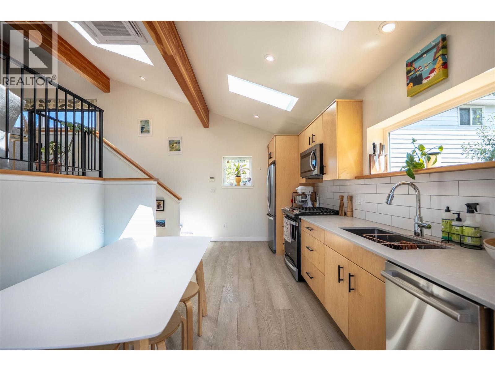 519 ROBSON Street, Nelson