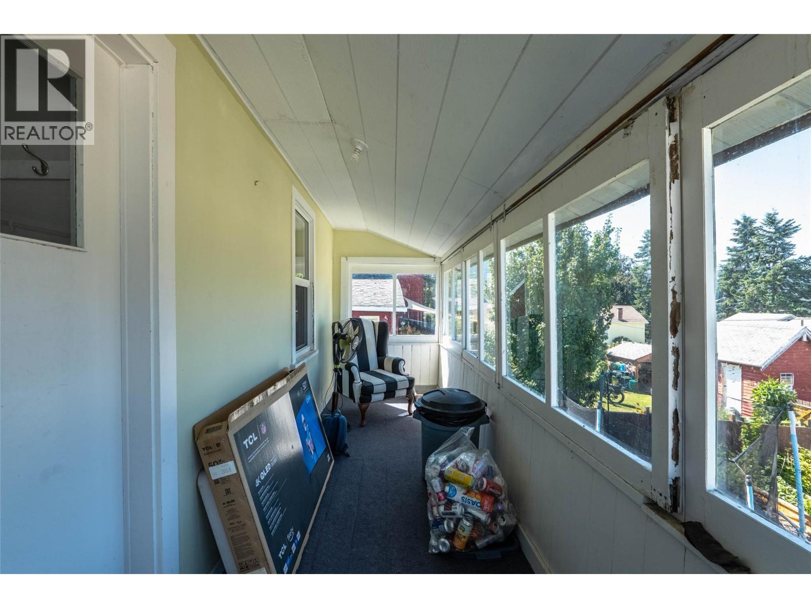 519 ROBSON Street, Nelson