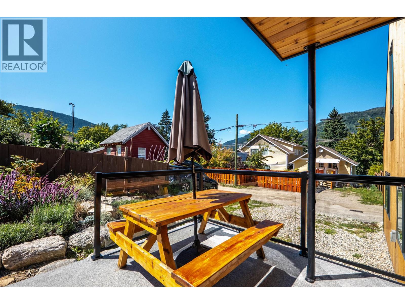 519 ROBSON Street, Nelson