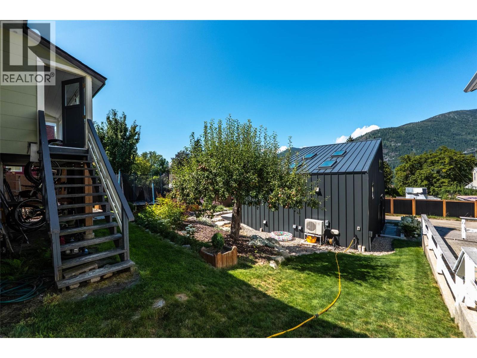 519 ROBSON Street, Nelson
