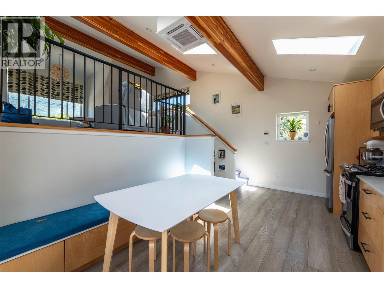 519 ROBSON Street, Nelson