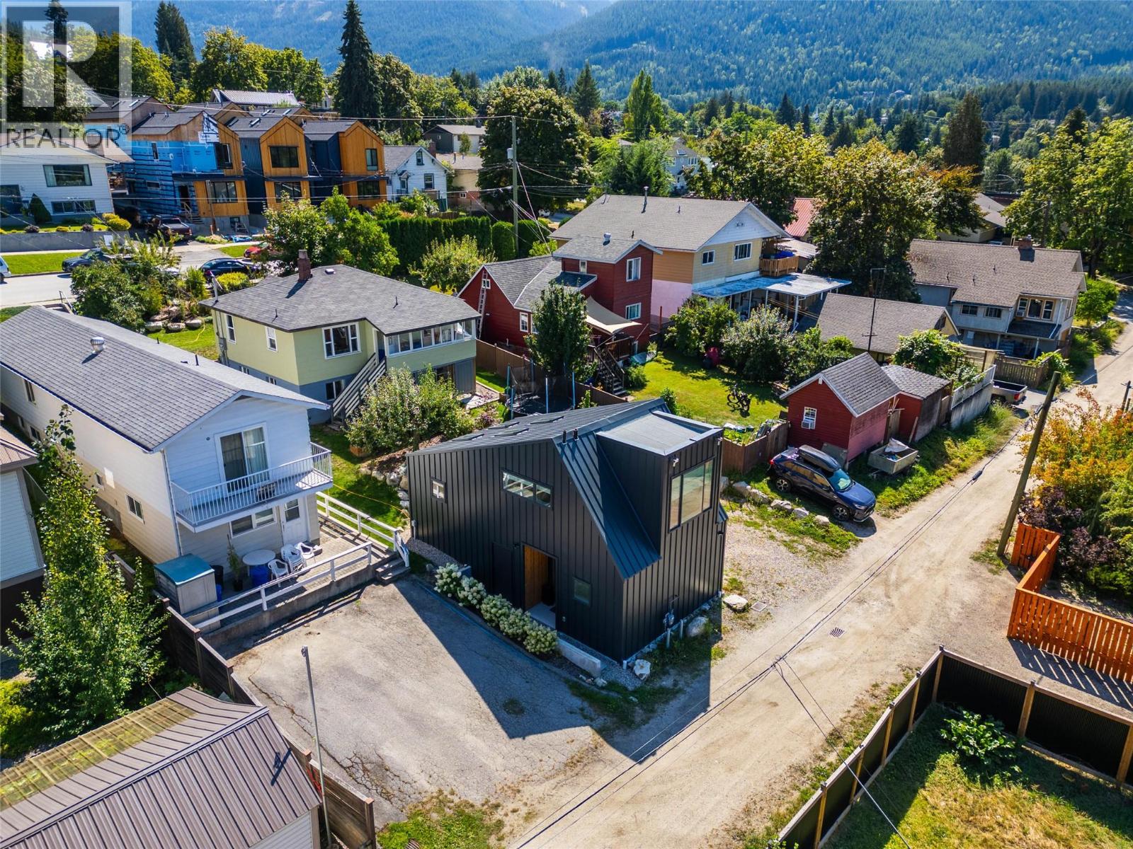 519 ROBSON Street, Nelson