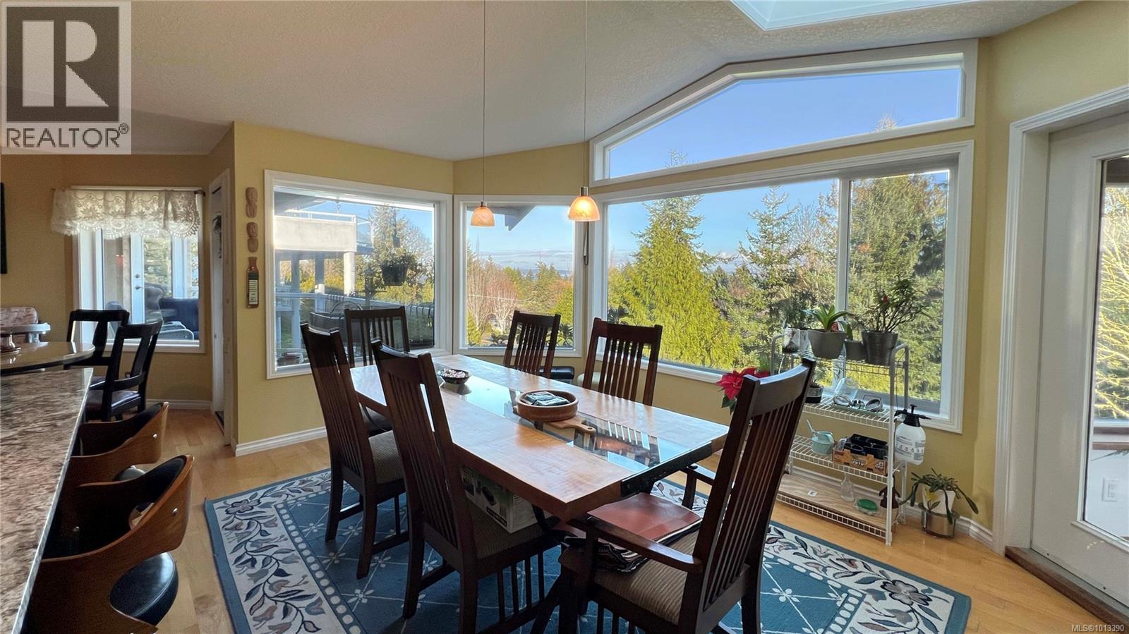  986 Seapearl Place, Saanich