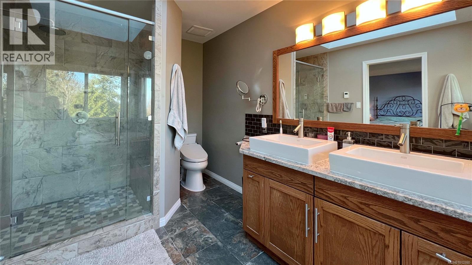  986 Seapearl Place, Saanich